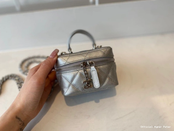 Hyper Peter WITH SMALL VANITY CHAIN CHANEL 0717